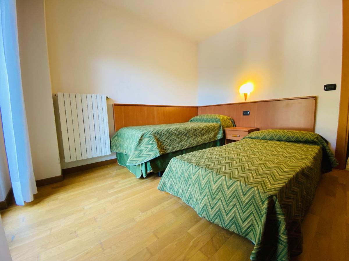 Residence Pizzo Scalino Chiesa in Valmalenco Buitenkant foto