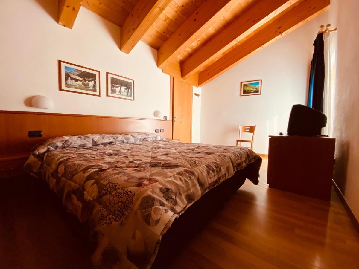 Residence Pizzo Scalino Chiesa in Valmalenco Buitenkant foto